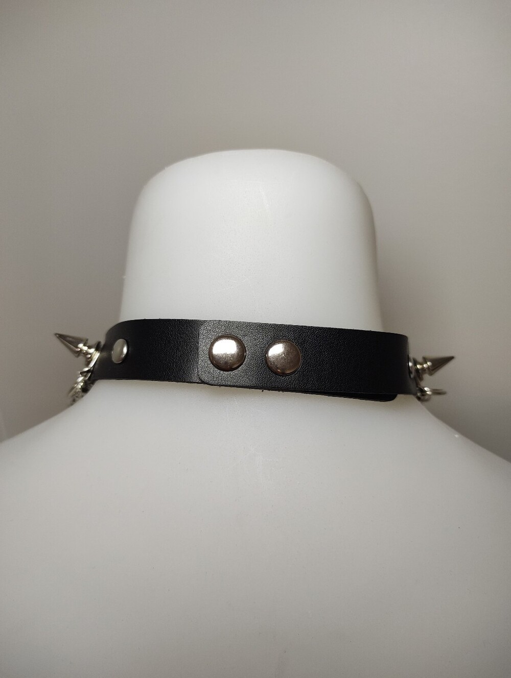 NEW Black Gothic Spike Choker Necklace with Silver Cross Pendant And Chains - Picture 4 of 7